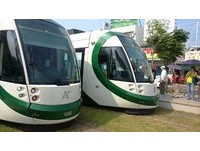 高雄轻轨售票机不收纸钞！没自备零钱、一卡通搭不了车