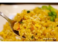 高雄炒饭专卖店！提供18种炒饭还可免费续饭