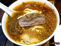 一碗400元！西门町超人气极品红烧牛肉面