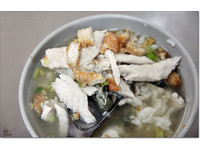 台南人的传统早点！虱目鱼、鲜蚵熬成超饱足香酥咸粥