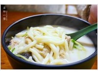 白色大骨汤头与特制手打乌冬面的幸福滋味