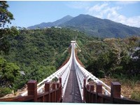 屏东吸睛新地标！“山川琉璃吊桥”预计12/19开放