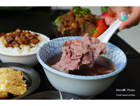 平日限定温体牛肉汤套餐！加2样小菜、肉燥饭只要100元
