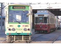 搭乘复古电车“叮叮车”　玩出不一样的东京！