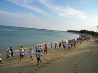 阳光沙滩风景棒！澎湖沙滩路跑12日开跑
