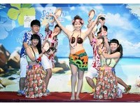 马里亚纳“最爽工作”决选　麻辣女教师任一日总经理