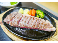 访山形必吃！温泉旅馆内享用油花丰富米泽牛排大餐