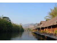 游泰国桂河住水上木屋！真正远离城市喧嚣　星星陪你睡