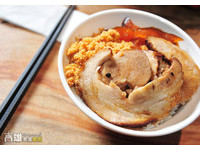 高雄人气宵夜场！只要铜板价的烧肉饭、现烤吐司