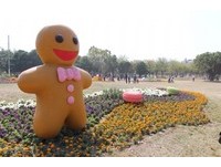 姜饼人、马卡龙散落花海间　“台南百花季”情人节登场