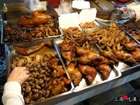台南东菜市大巡礼！古早味卤味、油饭老店　
