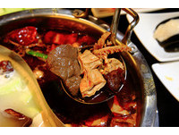 营业到半夜3点的麻辣火锅！还有快炒、烧烤与羊肉炉