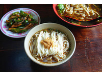 牛肉面馆的招牌竟然是麻酱面　麻酱浓、花椒香