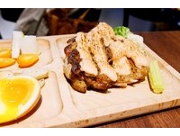 台南家庭料理餐听　必点炙烧明太子鸡肉！