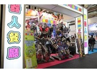 把握最后合照机会！旅展最大亮点　日本新宿机器人餐厅