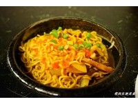 道地新加坡料理“黑狗食堂”　老板以前是船上水手喔！