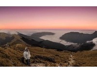 外籍生杜约翰爱上合欢山、龟山岛　自拍影片赞天堂美景
