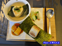 专卖饭团怀旧小餐厅　一种饭团两种吃法的双重滋味　
