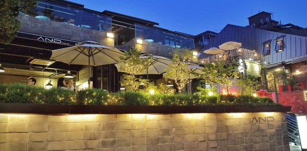 ▲%际だ??目Х裙萘ND.here CAFE。(图/翻摄自AND.here CAFE官网)