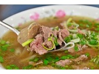 导游不会带你去！胡志明市40多年老店只卖牛肉河粉