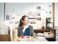 独立制片被挖角当图书馆员　冲绳没有框架的书店