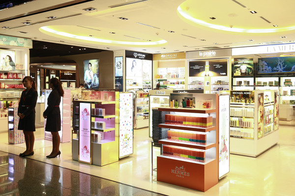 ▲%?机场,购物,免税商店,陆客(图/记者周宸亘摄)