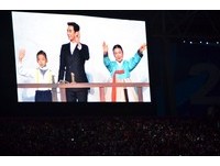 都教授“超能力穿梭”　仁川亚运开幕全场疯狂