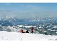 推广冬季深度旅游！秋田县滑雪联盟与台滑草协会结盟