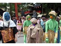 旅客扮鬼游溪头　南投妖怪村鬼月活动“群魔乱舞”