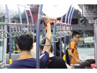 旅游记者鬼故事4／载运88风灾尸体的那辆公车...