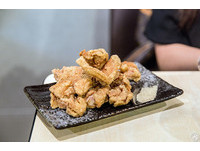 外皮酥脆、肉质鲜美的炸鸡让人惊艳　咬一口还会喷汁　