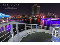 高雄约会新景点！爱河旧铁桥开放　眺望河岸夜景、轻轨奔驰