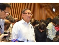 快讯／复兴航空总裁林孝信首现身：24小时都是煎熬