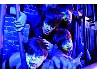 七月鬼门开　剑湖山“萤光鬼妆趴”让游客反串吓到鬼