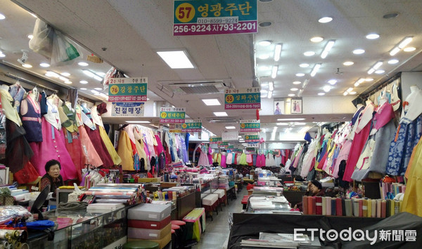 ▲ 大邱,西门市场韩服 。(图/记者吕晓雯摄)