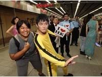 高雄左营站变成香港月台　中环、湾仔站名都出现