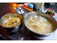 屏东在地人推荐的港式馄饨大王　馄饨大颗又实惠