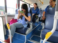 整个城市都是你的充电站！台南公车、候车亭装USB插座
