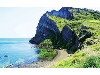 99块尖石环绕美如皇冠！“城山日出峰”令人惊叹