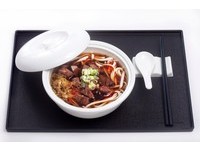 牛肉面、排骨饭高空飘香　复兴机上餐点更添台湾人情味