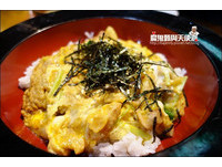 来到秋田县角馆居酒屋土间人　吃饱喝足走过街角赏夜樱
