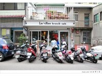 老房子风格早午餐店好吃人气高　平日也要排队一小时
