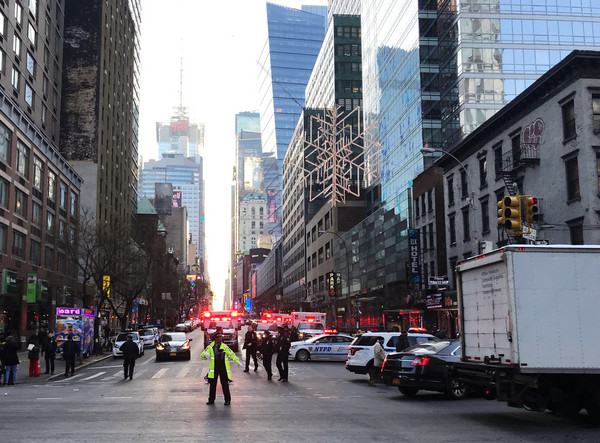 ▲美国纽约曼哈顿“纽新航港局客运总站”（Port Authority Bus Terminal）惊传爆炸。（图／路透社）