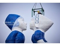 阿姆斯特丹新地标！10米超大Kissing couple