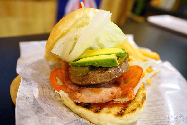 ▲宜兰J.J burgers 美式汉堡。（图／紫色微笑提供）