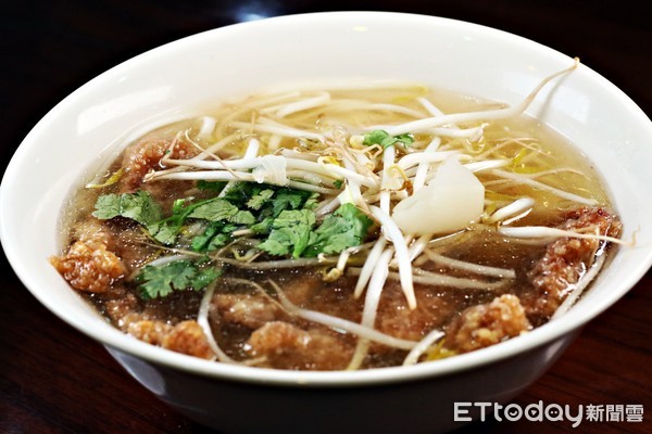 ▲四学士牛肉面餐点。（图／记者华少甫摄）
