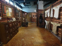 KANO电影场景再现展　衣裤旗帜百种道具回味电影感动