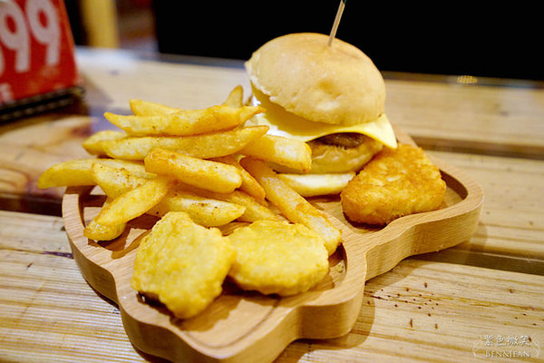 ▲宜兰J.J burgers 美式汉堡。（图／紫色微笑提供）