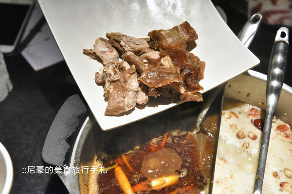 ▲台北市信义区辛殿麻辣锅。（图／尼豪提供）