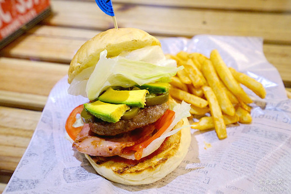 ▲宜兰J.J burgers 美式汉堡。（图／紫色微笑提供）